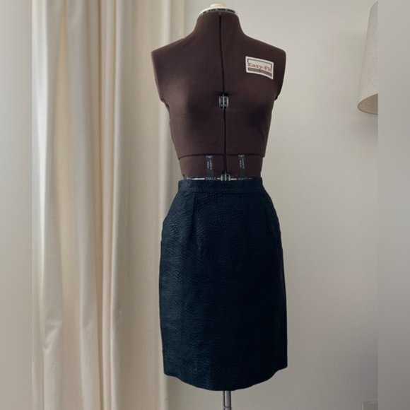 Vintage black leather high waisted snake print skirt - Picture 1 of 12